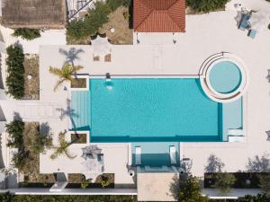 A piscina em ou perto de Apartments Stanaj