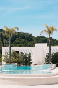 A piscina em ou perto de Apartments Stanaj