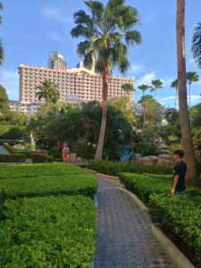 En have udenfor Margo apart Wong amat