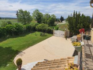 Fotografie z fotogalerie ubytování Beau studio avec piscine v Orange