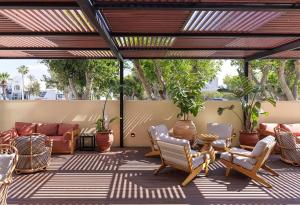 Posezení v ubytování Leonardo Plaza Cypria Maris Beach Hotel & Spa