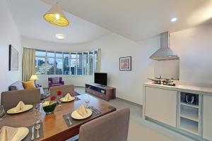 White Square Curve Hotel & Suites 주방 또는 간이 주방