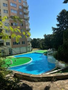 Bazén v ubytování Sunny house nebo v jeho okolí