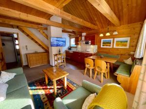 Kuchyň nebo kuchyňský kout v ubytování Hotel Garni Zerzer