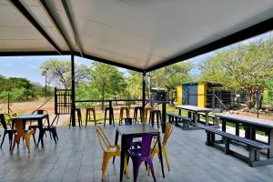 Balkón nebo terasa v ubytování SleepOver Beitbridge
