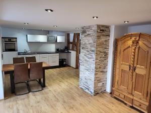Kuchyň nebo kuchyňský kout v ubytování Ferienwohnung Maja + 24 fotografií