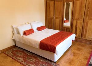 Postel nebo postele na pokoji v ubytování Unique Comfort Guest House