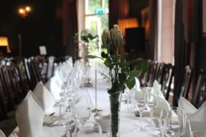 Restaurace v ubytování Castle Grove Country House Hotel