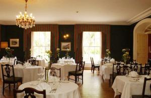 Restaurace v ubytování Castle Grove Country House Hotel