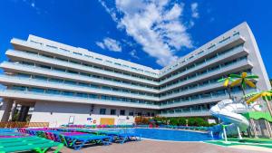 Bazén v ubytovaní Medplaya Hotel Calypso alebo v jeho blízkosti