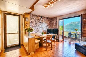 Gallery image of Appartamento Oleandro by Theater Home in Tignale