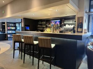 Salon oz. bar v nastanitvi BRIT HOTEL - RESTAURANT Saint-Brieuc Langueux