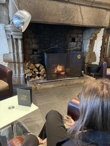 Khu vực ghế ngồi tại BRIT HOTEL - RESTAURANT Saint-Brieuc Langueux