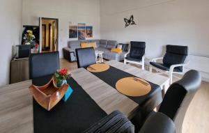 Χώρος καθιστικού στο Awesome Apartment In Bredene