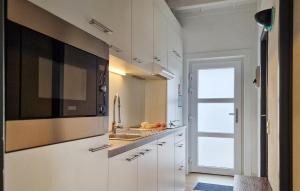 Η κουζίνα ή μικρή κουζίνα στο Awesome Apartment In Bredene
