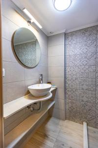 Kúpeľňa v ubytovaní Filoxenia Apartments 2 + 18 fotografií