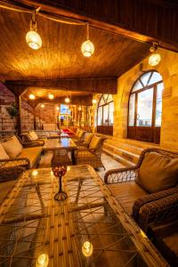 A seating area at hotels crazy horse