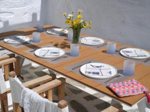 Restoran või mõni muu söögikoht majutusasutuses ARIADNI Lux villa with 180 panoramic sea view