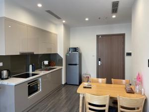 Kuchyň nebo kuchyňský kout v ubytování Dulichxanh2703