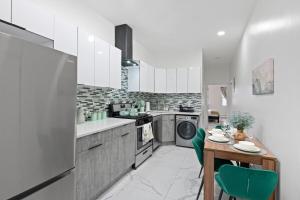 Fotografie z fotogalerie ubytování Sage Stay- Modern 2BR Apartment - Sleeps 6 - 25 Min to NYC v destinaci Union City