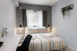 Postel nebo postele na pokoji v ubytování Modern Ensuite Rooms in Shared Apartment Near Balluta Bay Sliema Gzira