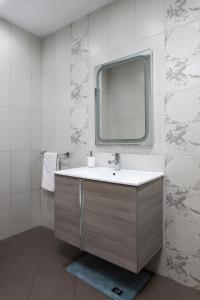 Koupelna v ubytování Modern Ensuite Rooms in Shared Apartment Near Balluta Bay Sliema Gzira
