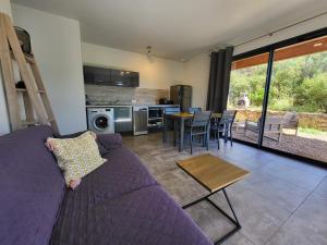 Η κουζίνα ή μικρή κουζίνα στο Villas Lantana