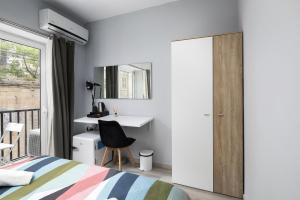Postel nebo postele na pokoji v ubytování Modern Ensuite Rooms in Shared Apartment Near Balluta Bay Sliema Gzira