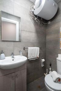 Koupelna v ubytování Modern Ensuite Rooms in Shared Apartment Near Balluta Bay Sliema Gzira