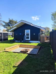 Φωτογραφία από το άλμπουμ του Cozy Little Summerhouse In Quiet Area σε Farsø