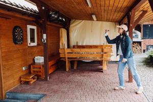 Tenis stołowy w obiekcie Wilkiejmy wieś lub pobliżu