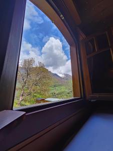 Gallery image of Roulotte Ancolie in Gèdre +3 photos
