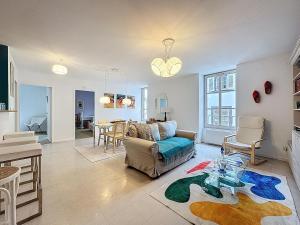 A kitchen or kitchenette at Hyper Centre Style & Confort 4personnes !