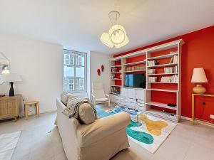 A television and/or entertainment centre at Hyper Centre Style & Confort 4personnes !