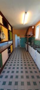 Dapur atau dapur kecil di Grande maison de campagne 4 chambres doubles jardin