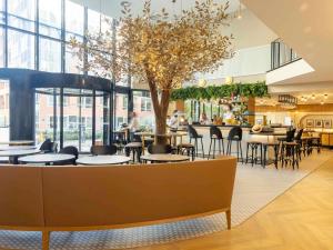 Restaurace v ubytování Novotel Paris Suresnes Longchamp