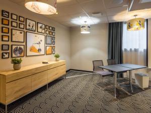 Posezení v ubytování Novotel Paris Suresnes Longchamp
