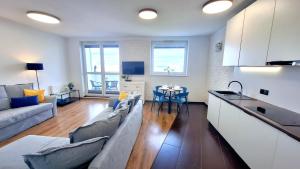 Kuchyňa alebo kuchynka v ubytovaní ATapartments - Trzy Zagle