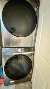 Foto dalla galleria di Cozy Hidden Gem, Stylish 2BR with Sofa Bed a Mississauga