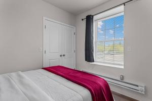 Ένα ή περισσότερα κρεβάτια σε δωμάτιο στο Classic 2BR Detroit Sugar Hill