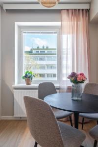Χώρος καθιστικού στο Apartments near Downtown & Sports Center with Free Parking