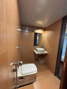 Koupelna v ubytování Hotel Aflon midc andheri east
