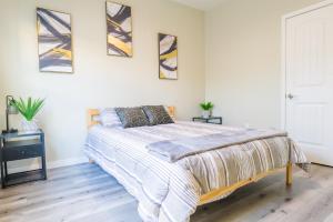 Ένα ή περισσότερα κρεβάτια σε δωμάτιο στο 2BR Retreat Near Balboa Park