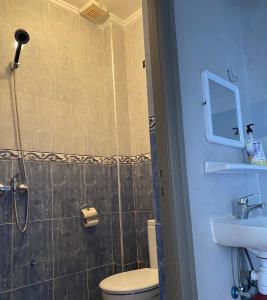 Kupatilo u objektu Mirleft Hostel