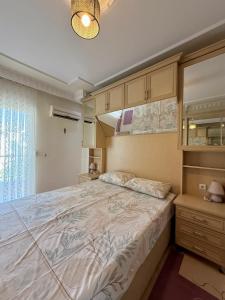 Postel nebo postele na pokoji v ubytování SA Apartments! Family 2BD Flat 150m to the Beach