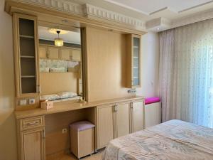 Postel nebo postele na pokoji v ubytování SA Apartments! Family 2BD Flat 150m to the Beach
