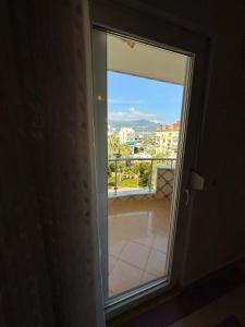 Balkón nebo terasa v ubytování SA Apartments! Family 2BD Flat 150m to the Beach