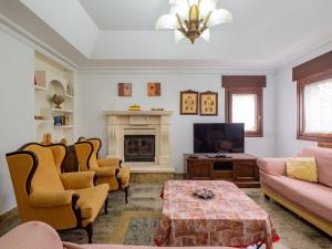 TV a/nebo společenská místnost v ubytování Cubo's Villa Fina & Minigolf included
