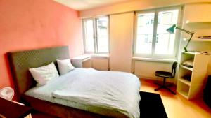 Voodi või voodid majutusasutuse New Studio in the Center of Zurich Old Town Muhlegasse - Self Checkin toas