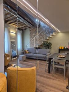 Ruang duduk di Il Parione Luxury Apartment with view, Florence